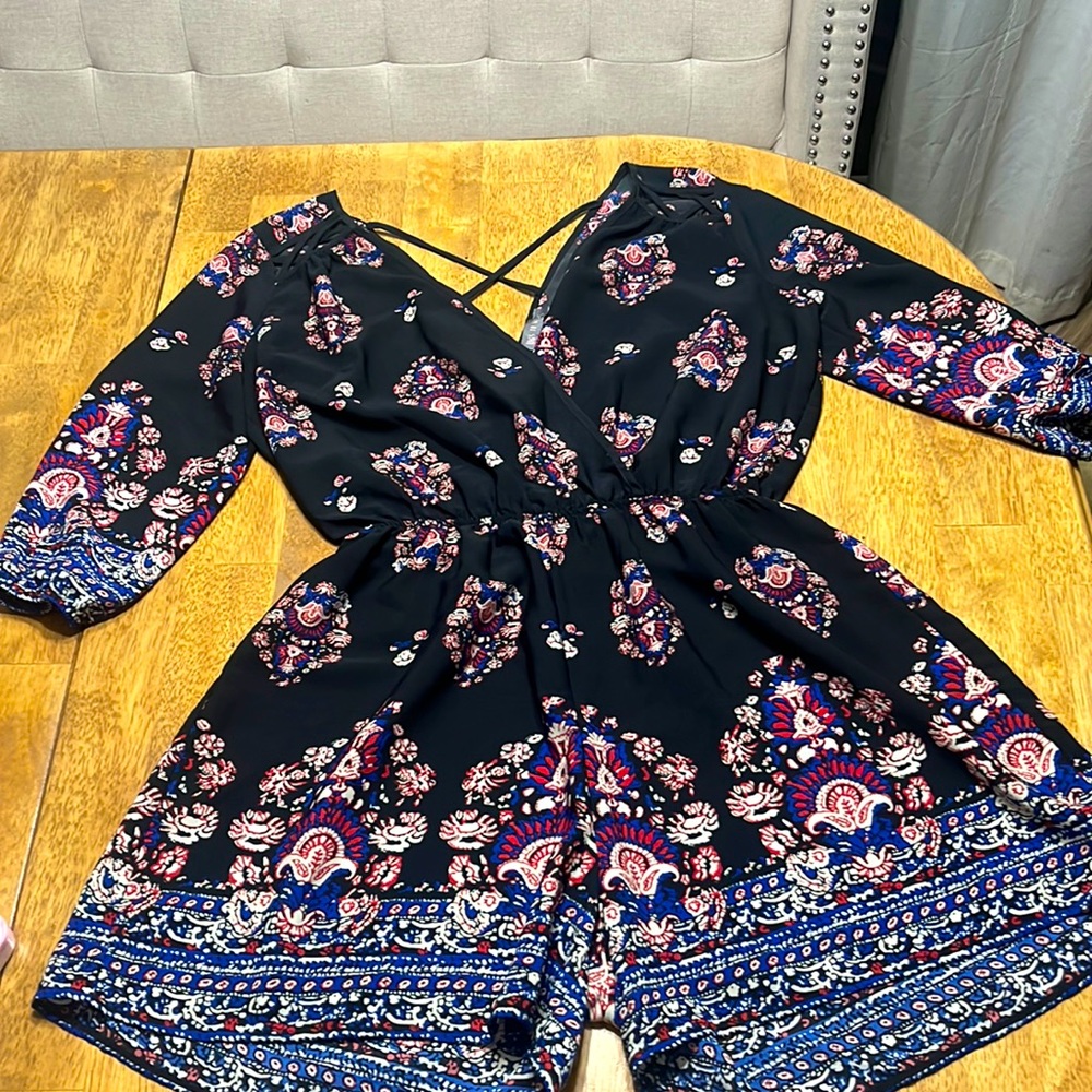 Beautiful Rags to Wishes Black Blue and Red Romper in size XL